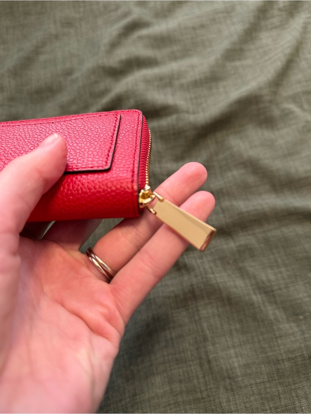MICHAEL KORS Red Pebbled Leather Zip Card Case Wallet - Picture 4 of 8